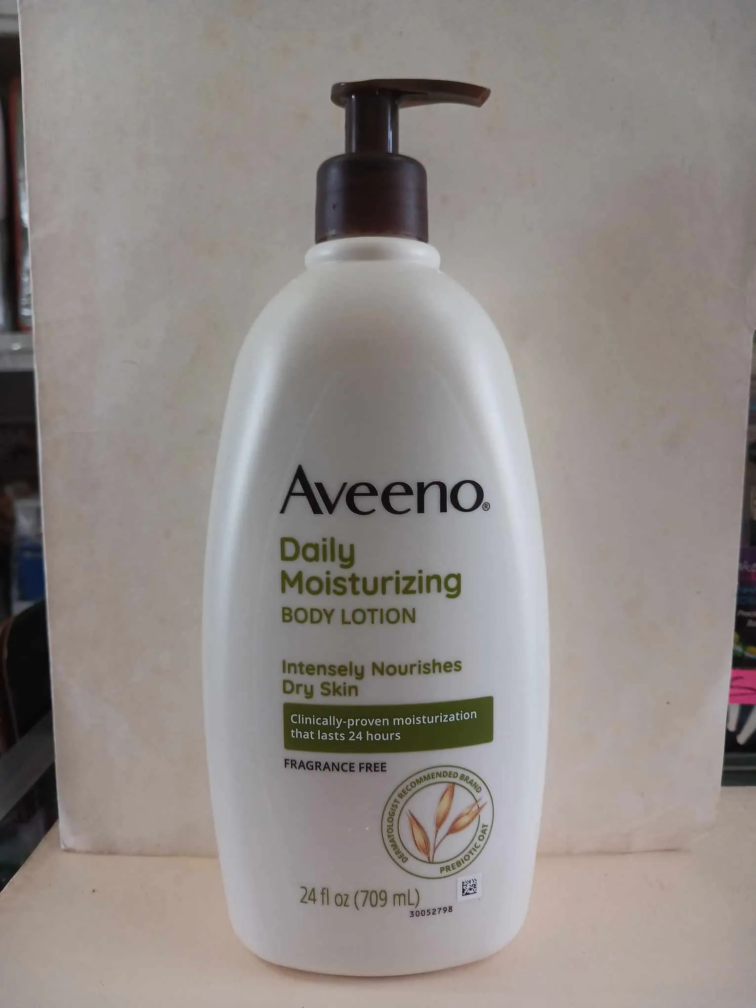 Aveeno Daily Moisture Lotion - Body Lotion with Soothing Oat 24 Fluid Ounce